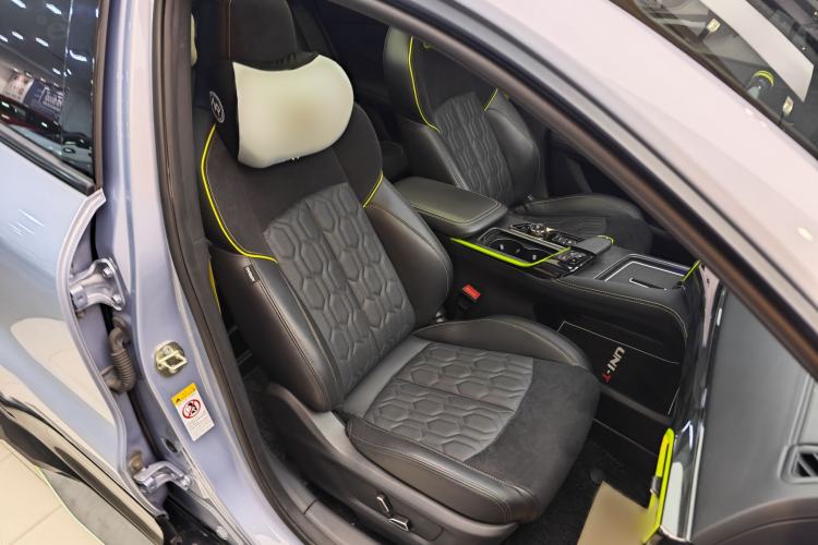 Used CHANGAN UNI-T 2022 1.5T Sport Edition Flagship Version Right Front Seat