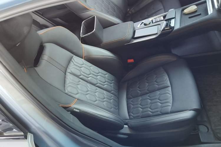 Used CHANGAN UNI-T 2022 2.0T Prestige Version Right Front Seat