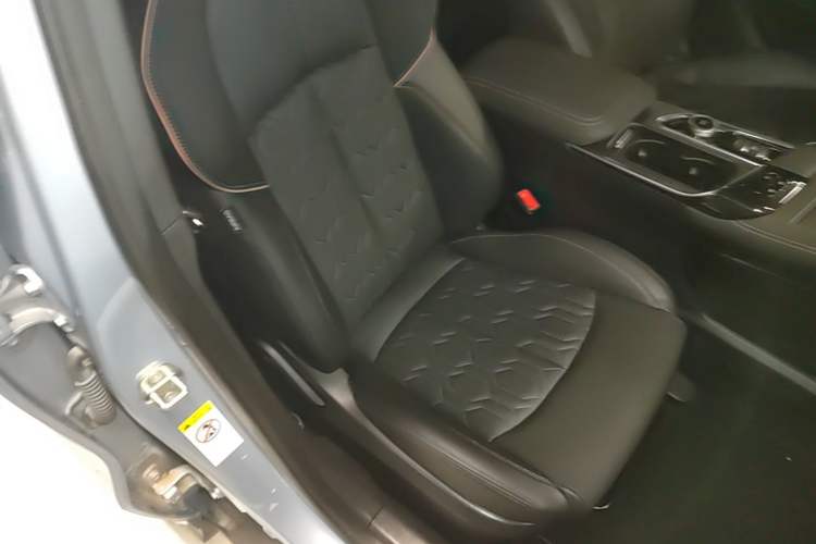 Used CHANGAN UNI-T 2022 2.0T Prestige Version Right Front Seat
