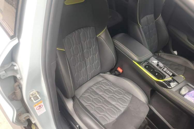 Used CHANGAN UNI-T 2022 2.0T Sport Edition Flagship Version Right Front Seat