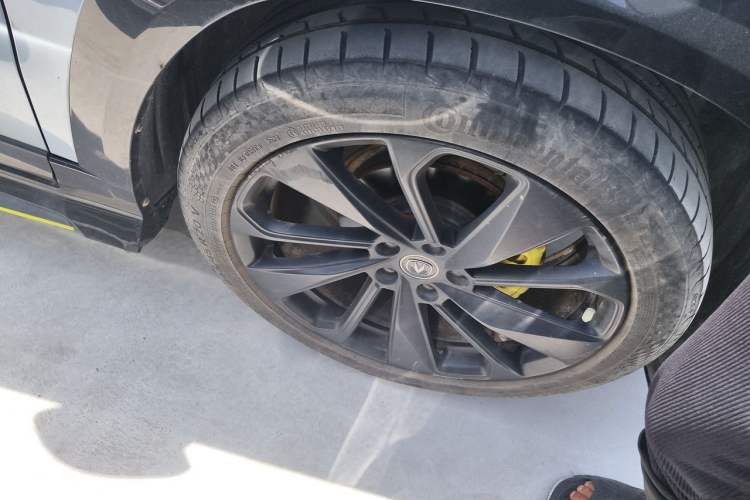Used CHANGAN UNI-T 2022 1.5T Sport Edition Flagship Version Right Front Wheel Hub