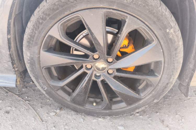 Used CHANGAN UNI-T 2022 1.5T Sport Edition Flagship Version Right Front Wheel Hub