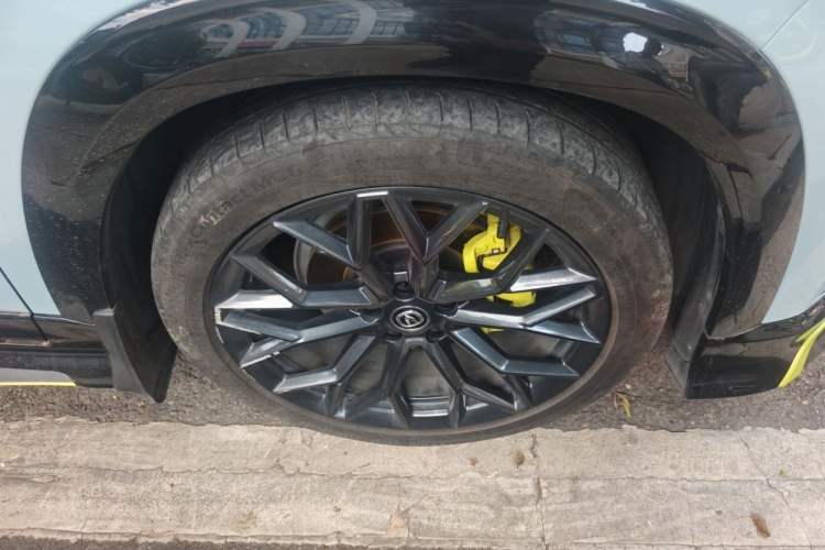 Used CHANGAN UNI-T 2022 2.0T Sport Edition Flagship Version Right Front Wheel Hub