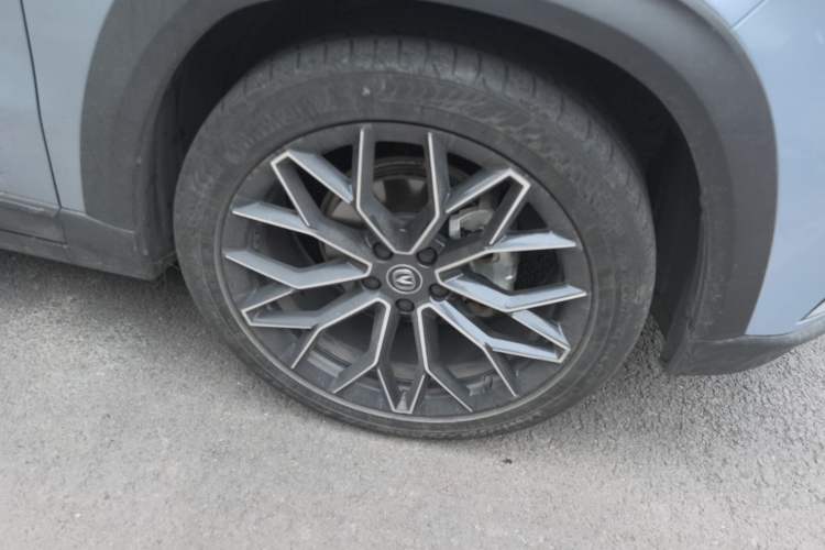 Used CHANGAN UNI-T 2022 1.5T Prestige Version Right Front Wheel Hub