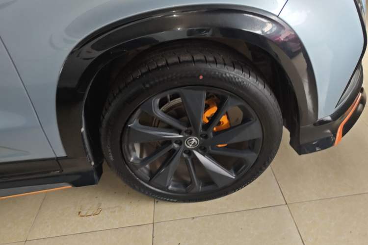 Used CHANGAN UNI-T 2022 1.5T Sport Edition Flagship Version Right Front Wheel Hub