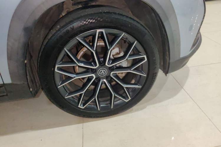 Used CHANGAN UNI-T 2022 1.5T Luxury Edition Right Front Wheel Hub