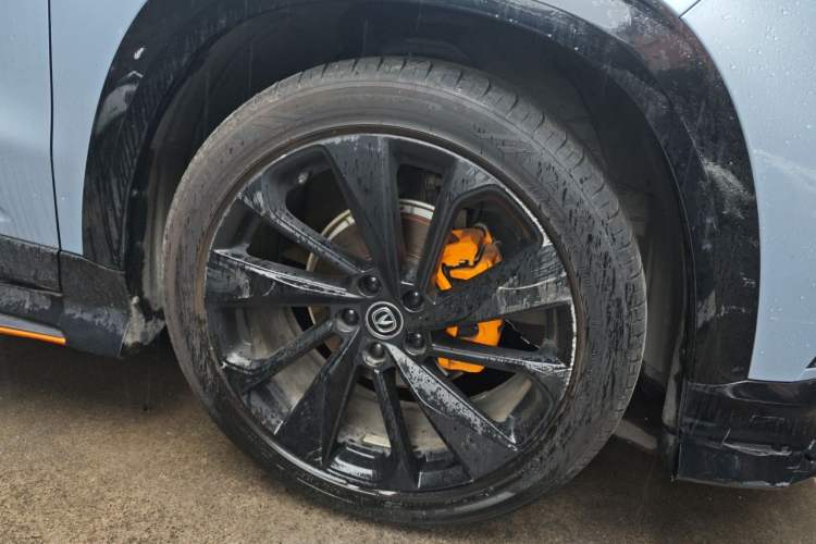 Used CHANGAN UNI-T 2022 1.5T Sport Edition Premium Version Right Front Wheel Hub