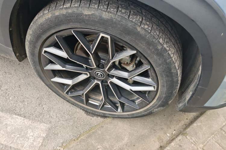 Used CHANGAN UNI-T 2022 1.5T Prestige Version Right Front Wheel Hub