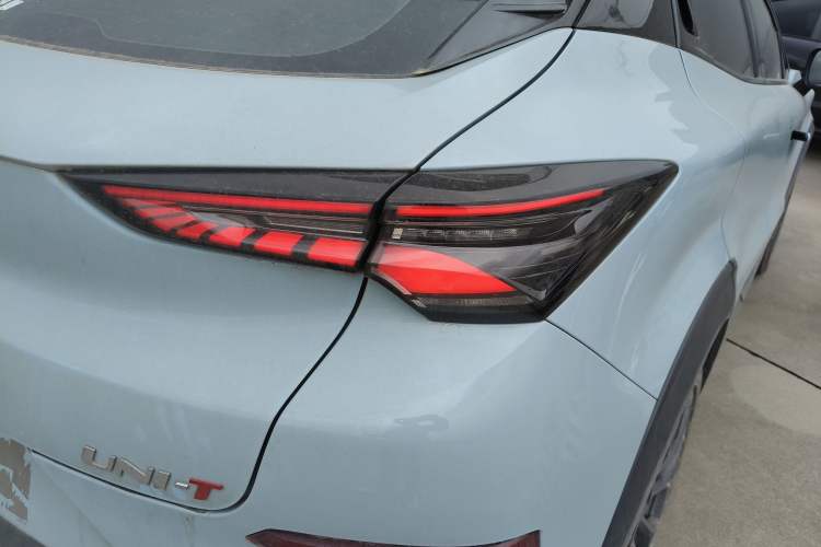 Used CHANGAN UNI-T 2022 2.0T Prestige Version Right Rear Taillight