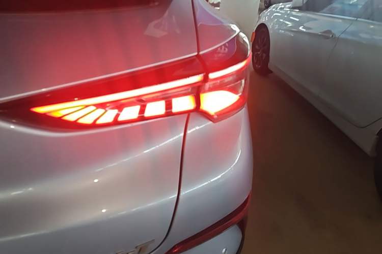 Used CHANGAN UNI-T 2022 1.5T Sport Edition Flagship Version Right Rear Taillight