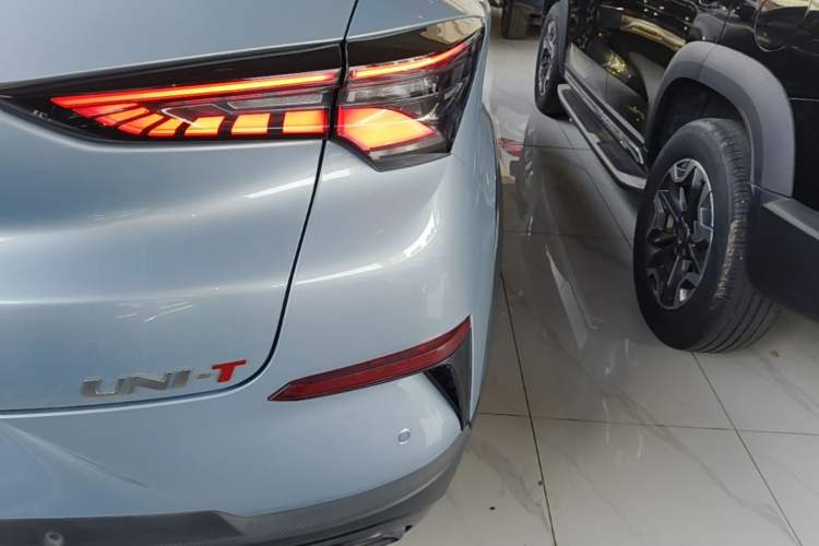 Used CHANGAN UNI-T 2022 2.0T Prestige Version Right Rear Taillight