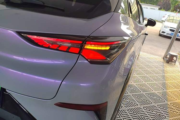 Used CHANGAN UNI-T 2022 1.5T Sport Edition Flagship Version Right Rear Taillight