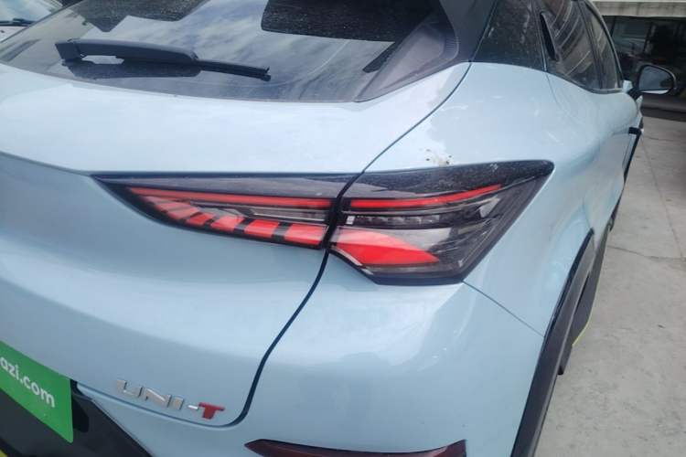 Used CHANGAN UNI-T 2022 2.0T Sport Edition Flagship Version Right Rear Taillight