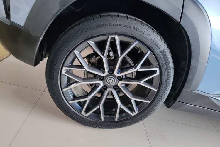 Used CHANGAN UNI-T 2022 1.5T Prestige Version Right Rear Wheel Hub