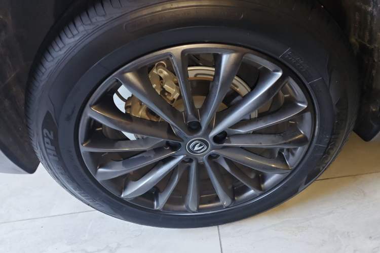 Used CHANGAN UNI-T 2022 1.5T Excellence Model Right Rear Wheel Hub
