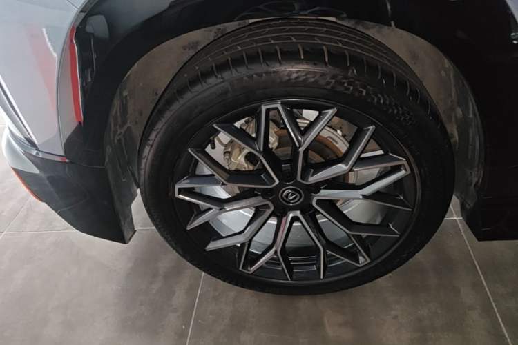 Used CHANGAN UNI-T 2022 1.5T Prestige Version Right Rear Wheel Hub
