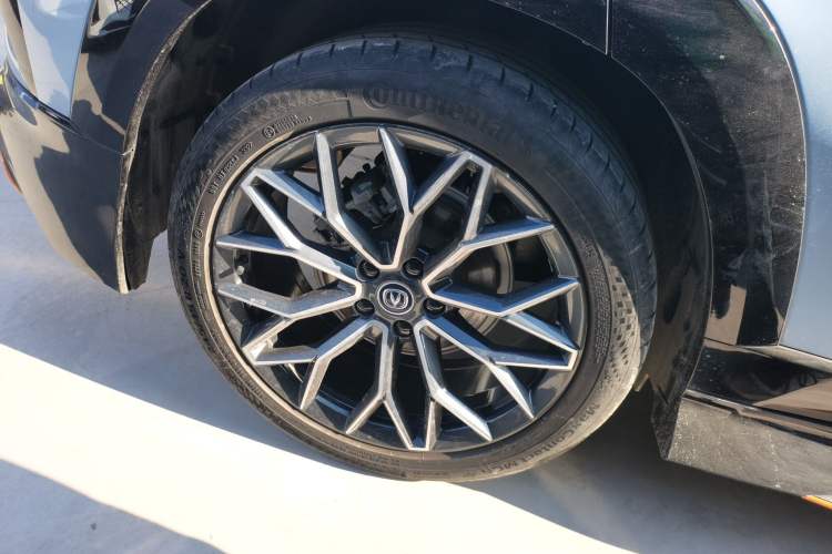 Used CHANGAN UNI-T 2022 1.5T Sport Edition Premium Version Right Rear Wheel Hub