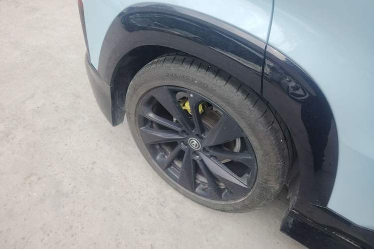 Used CHANGAN UNI-T 2022 2.0T Sport Edition Flagship Version Right Rear Wheel Hub