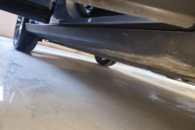 Used CHANGAN UNI-T 2022 1.5T Excellence Model Right Side Sill