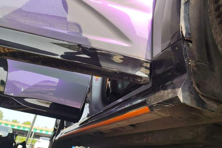 Used CHANGAN UNI-T 2022 1.5T Sport Edition Flagship Version Right Side Sill