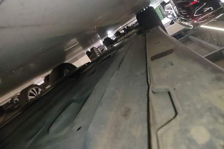 Used CHANGAN UNI-T 2022 2.0T Prestige Version Right Side Sill