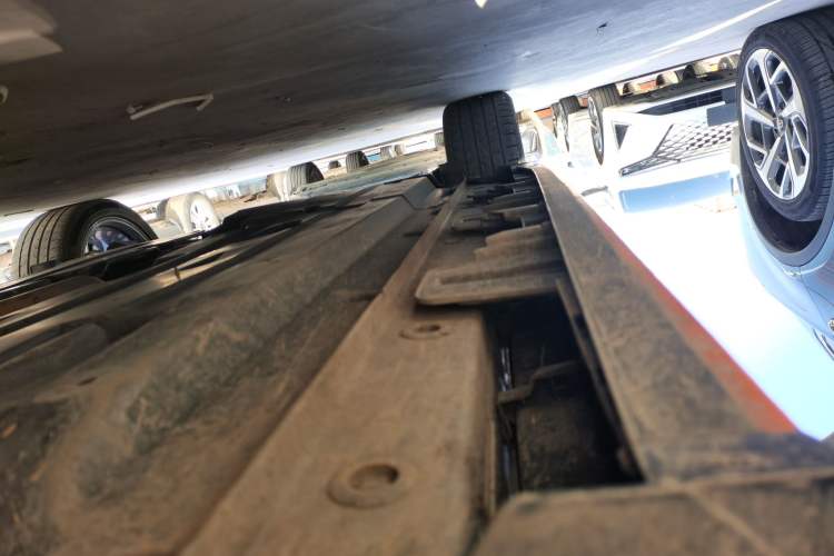 Used CHANGAN UNI-T 2022 1.5T Sport Edition Premium Version Right Side Sill