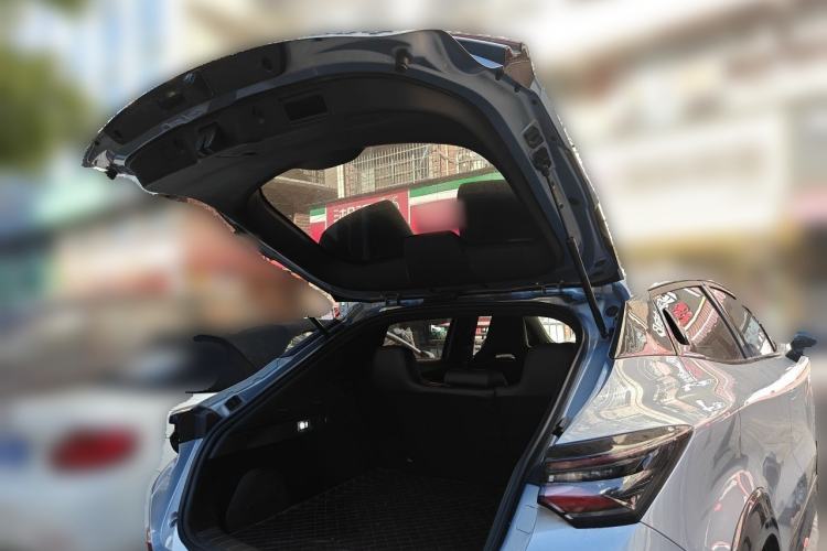 Used CHANGAN UNI-T 2022 1.5T Prestige Version Trunk