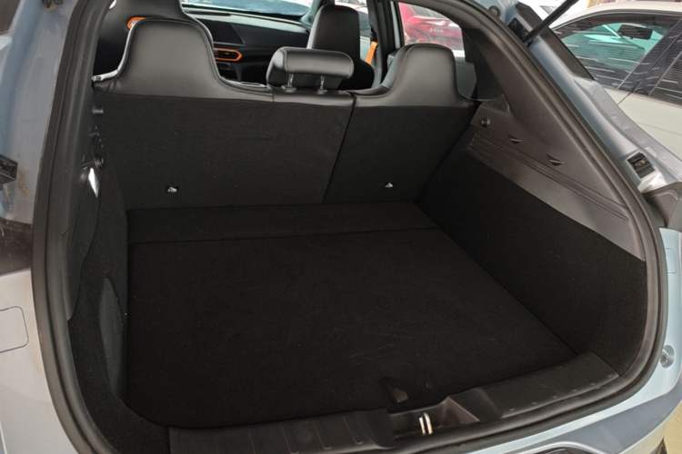 Used CHANGAN UNI-T 2022 1.5T Sport Edition Flagship Version Trunk