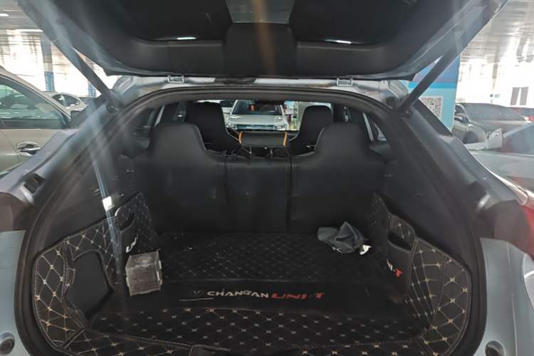 Used CHANGAN UNI-T 2022 1.5T Sport Edition Flagship Version Trunk