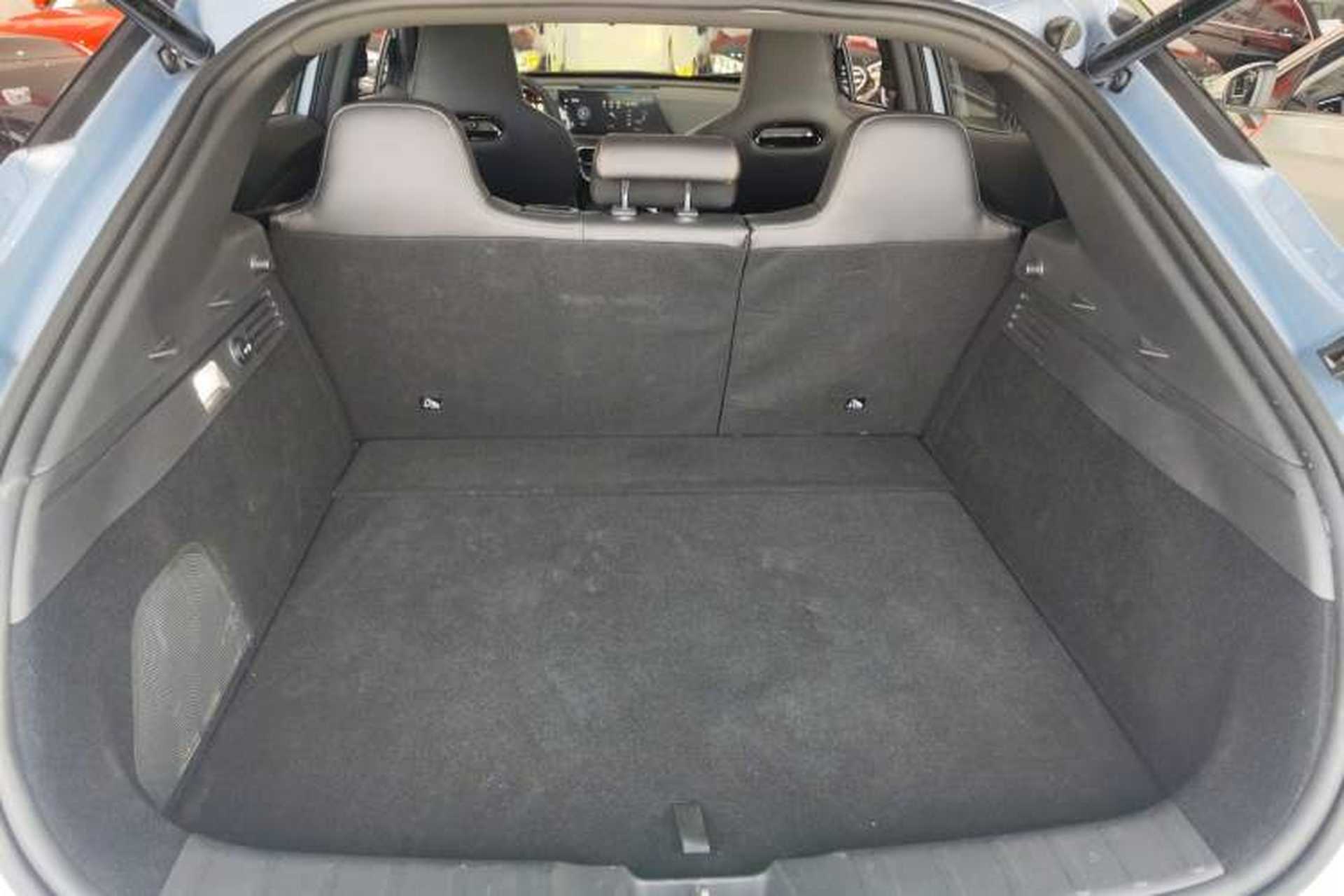 Used CHANGAN UNI-T 2022 1.5T Flagship Edition Trunk