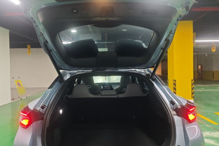 Used CHANGAN UNI-T 2022 1.5T Flagship Edition Trunk