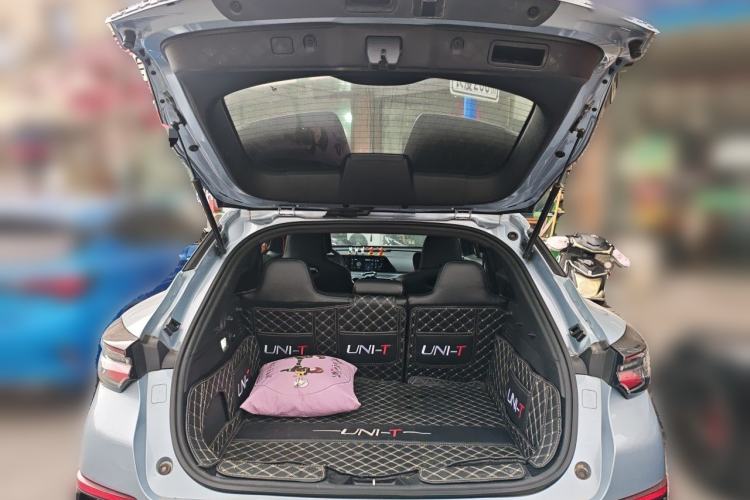 Used CHANGAN UNI-T 2022 1.5T Prestige Version Trunk