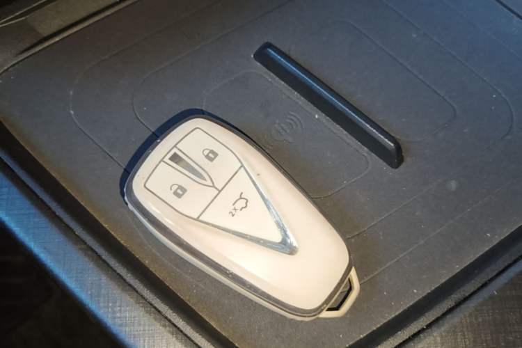 Used CHANGAN UNI-T 2022 2.0T Prestige Version Vehicle Key