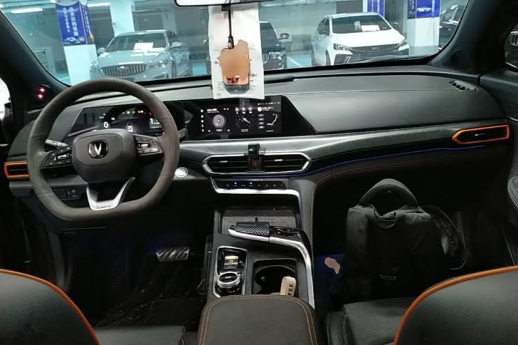 Used CHANGAN UNI-T 2022 1.5T Prestige Version Center Console