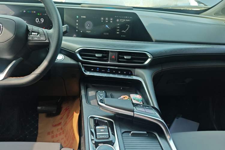 Used CHANGAN UNI-T 2022 1.5T Prestige Version Audio And AC Panel