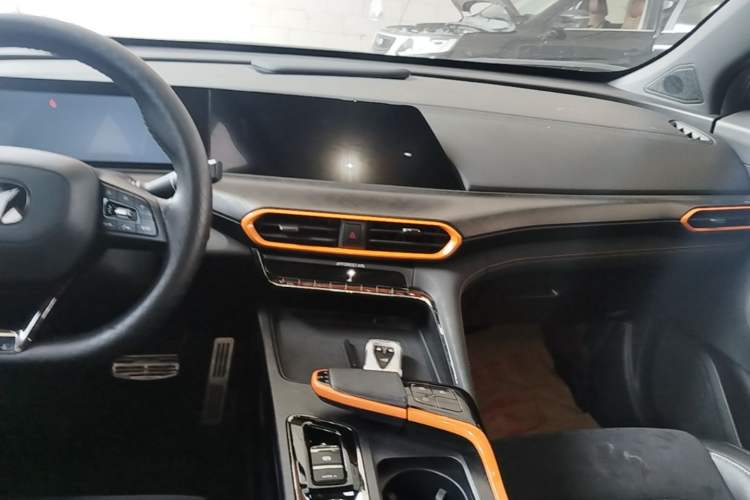 Used CHANGAN UNI-T 2022 2.0T Sport Edition Premium Version Audio And AC Panel