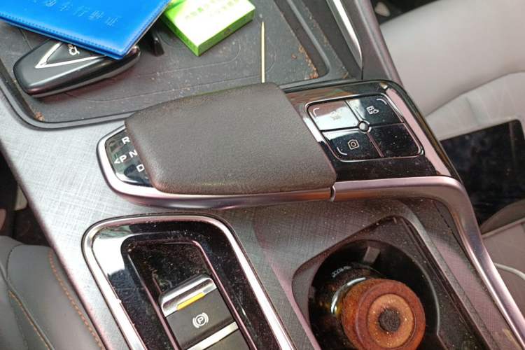 Used CHANGAN UNI-T 2022 1.5T Luxury Edition Audio And AC Panel