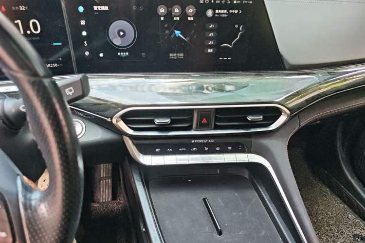 Used CHANGAN UNI-T 2022 1.5T Flagship Edition Audio And AC Panel