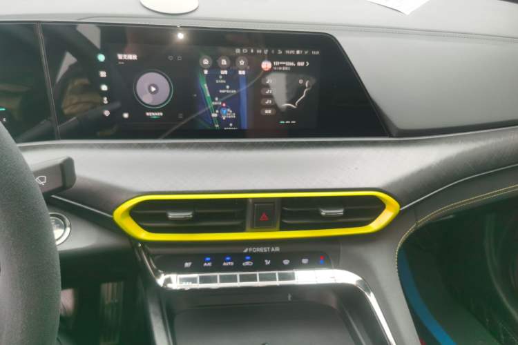 Used CHANGAN UNI-T 2022 2.0T Sport Edition Premium Version Audio And AC Panel