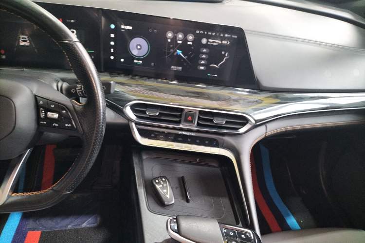 Used CHANGAN UNI-T 2022 1.5T Flagship Edition Audio And AC Panel