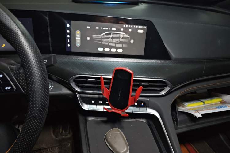 Used CHANGAN UNI-T 2022 1.5T Flagship Edition Audio And AC Panel