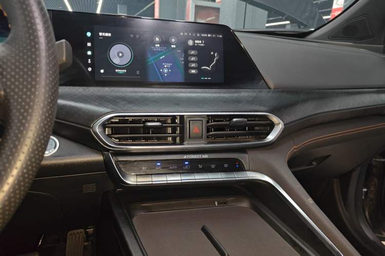 Used CHANGAN UNI-T 2022 1.5T Prestige Version Audio And AC Panel