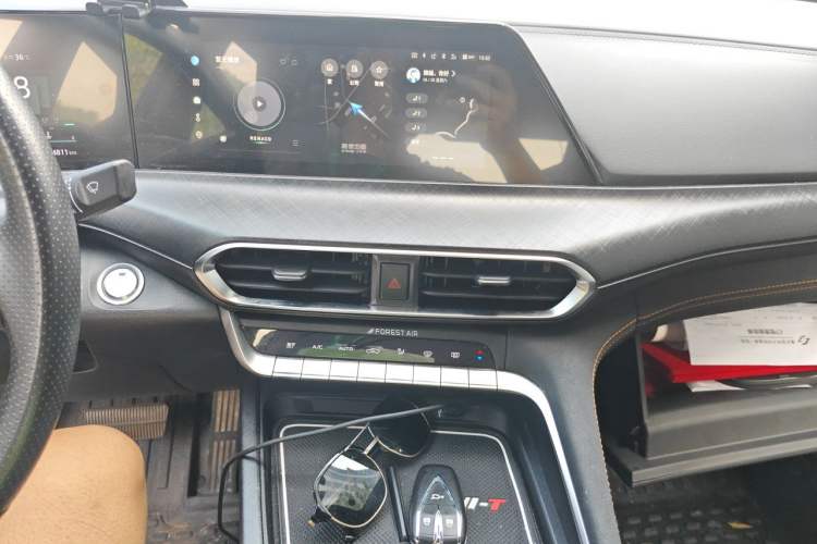 Used CHANGAN UNI-T 2022 1.5T Prestige Version Audio And AC Panel