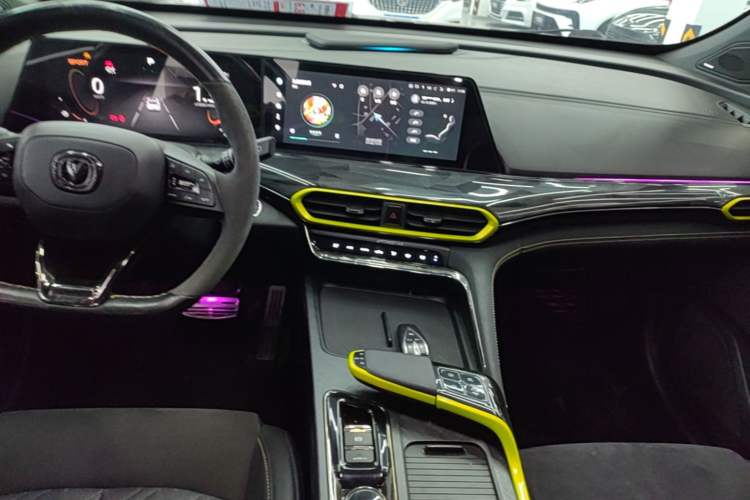 Used CHANGAN UNI-T 2022 1.5T Sport Edition Flagship Version Audio And AC Panel