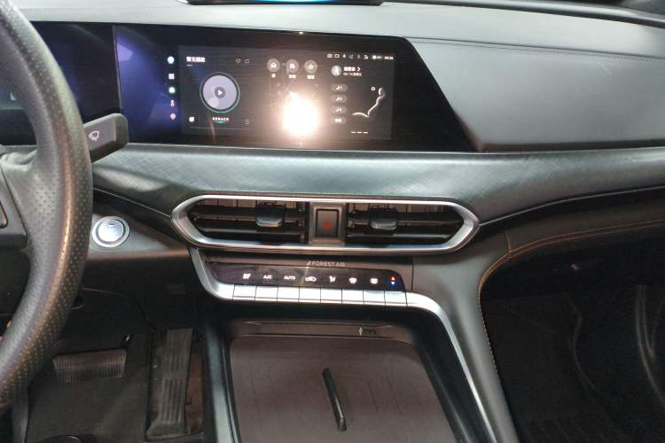 Used CHANGAN UNI-T 2022 1.5T Prestige Version Audio And AC Panel