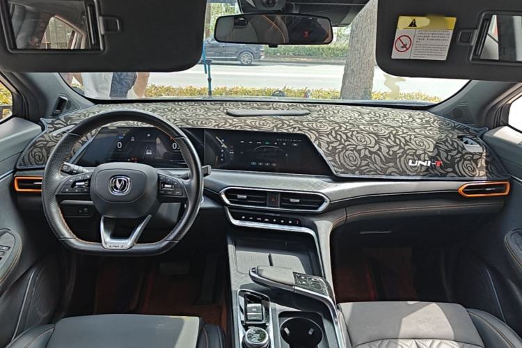Used CHANGAN UNI-T 2022 1.5T Prestige Version Center Console