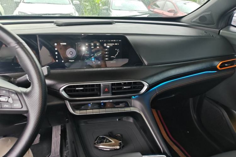 Used CHANGAN UNI-T 2022 1.5T Prestige Version Center Console