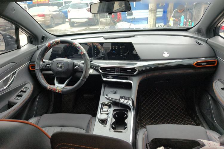 Used CHANGAN UNI-T 2022 1.5T Flagship Edition Center Console