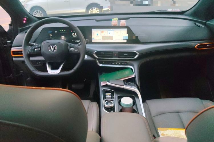 Used CHANGAN UNI-T 2022 1.5T Luxury Edition Center Console