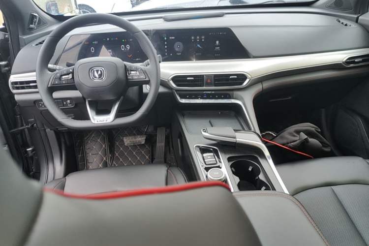 Used CHANGAN UNI-T 2022 1.5T Excellence Model Center Console